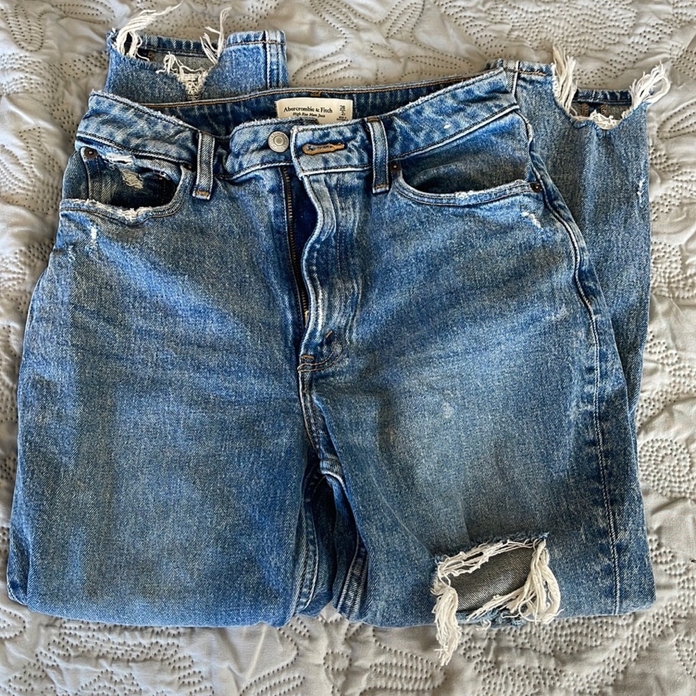 Abercrombie curve love mom jean. 2 short